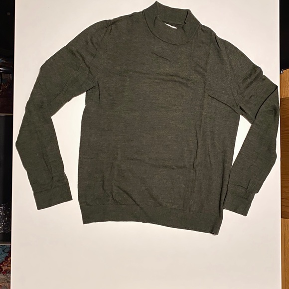 Thin knit army green sweater - Picture 1 of 2